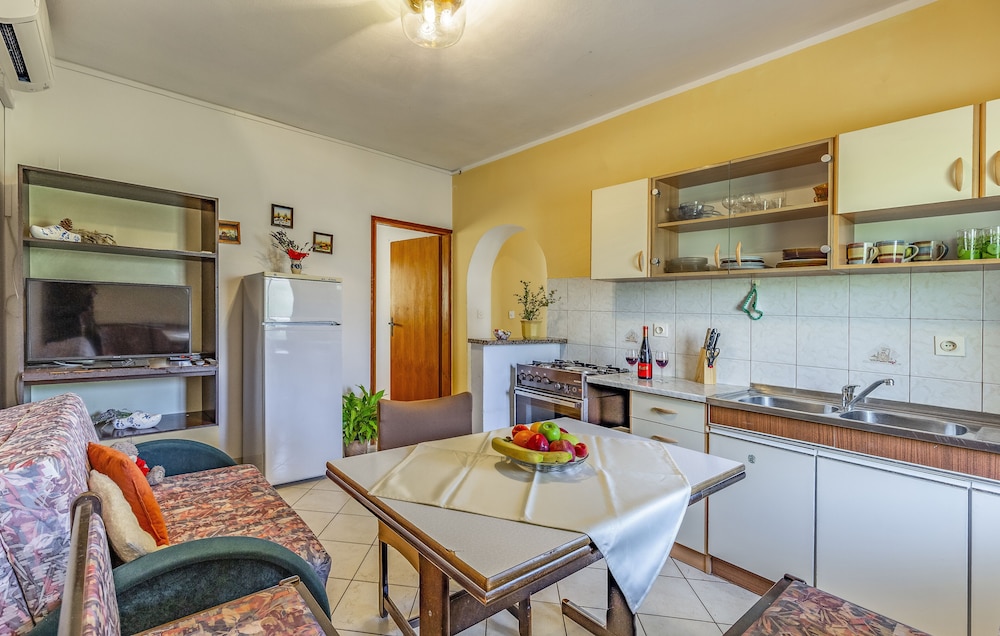 Economy Apartment, 2 Bedrooms, Non Smoking, Balcony (A4)