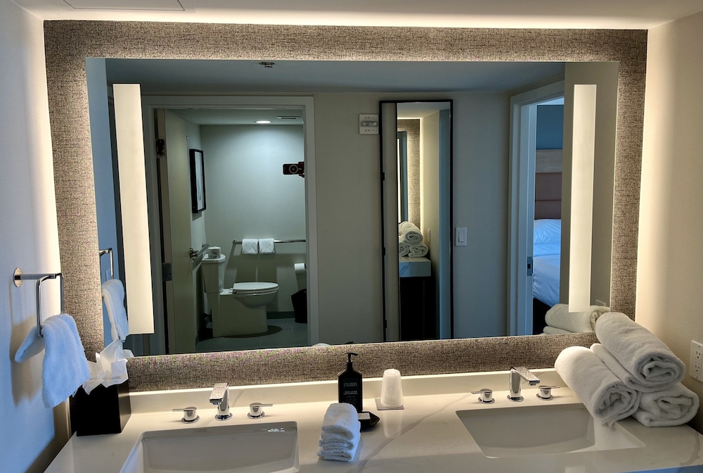 Studio Suite, Multiple Beds, Balcony, Pool View - Photo 23