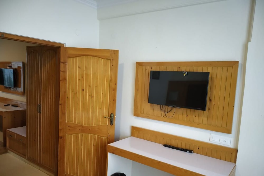 Family Room photo 2
