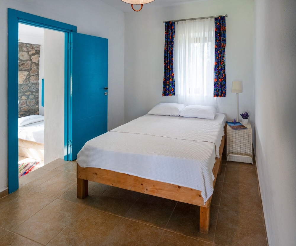 Family Room, 2 Bedrooms, Garden View
