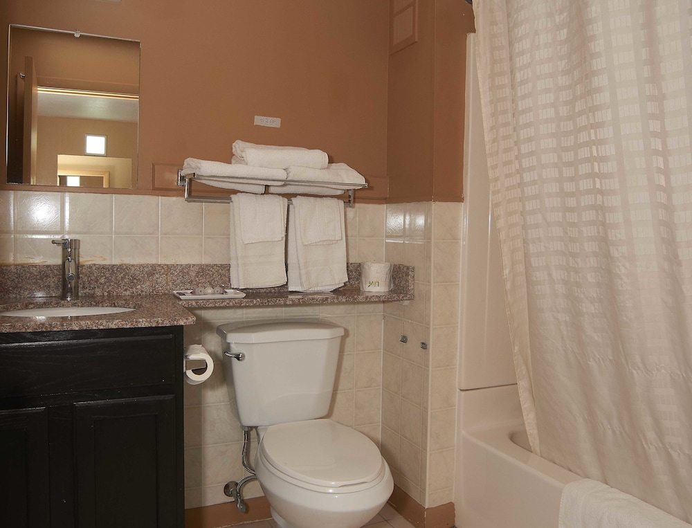Deluxe Room, 2 Queen Beds photo 3