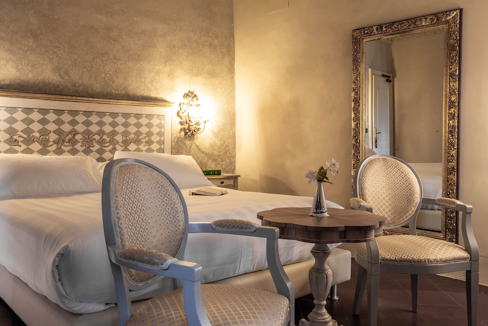Deluxe Double Room, Hill View - Photo 3
