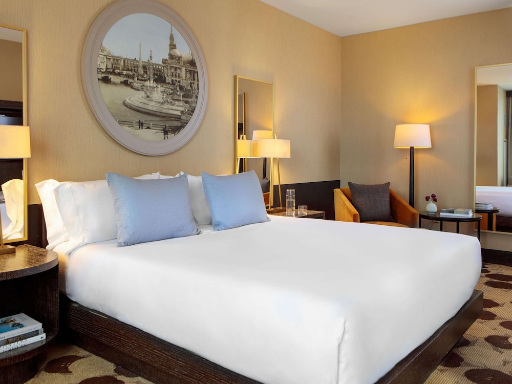 Suite, 1 King Bed (The Portrait Suite)