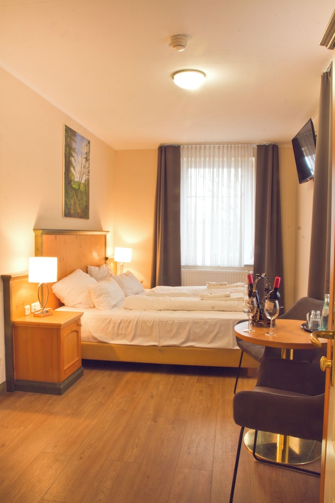 Double Room - Photo 5