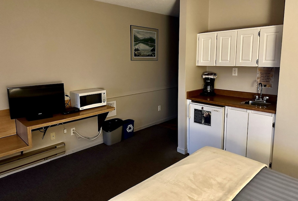 Classic Room, 2 Queen Beds, Balcony, Harbor View photo 2