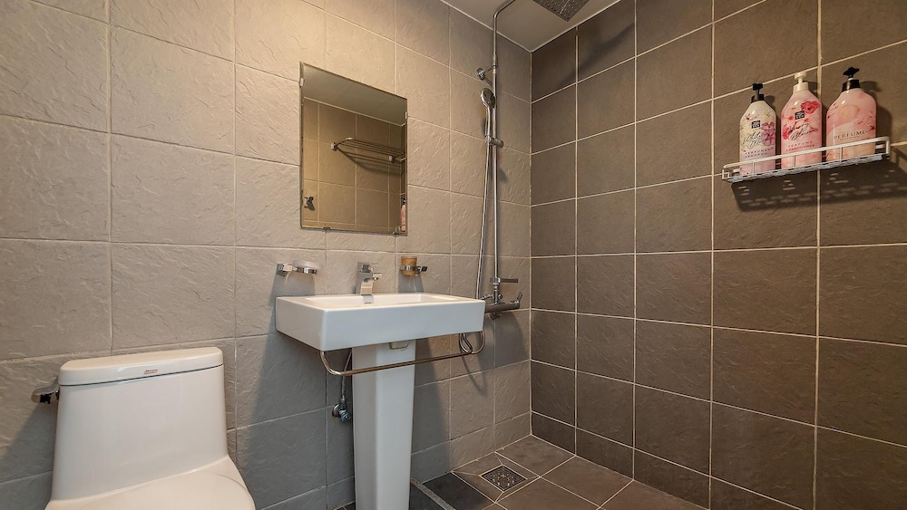 Basic Room, 1 Bedroom (201(oceanview)) - Photo 8