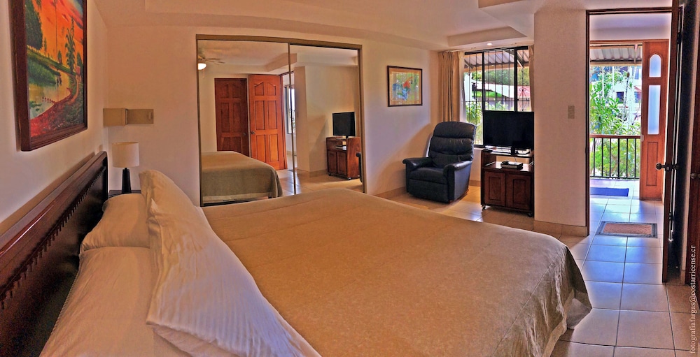 Elite Suite, Kitchen, City View photo 2