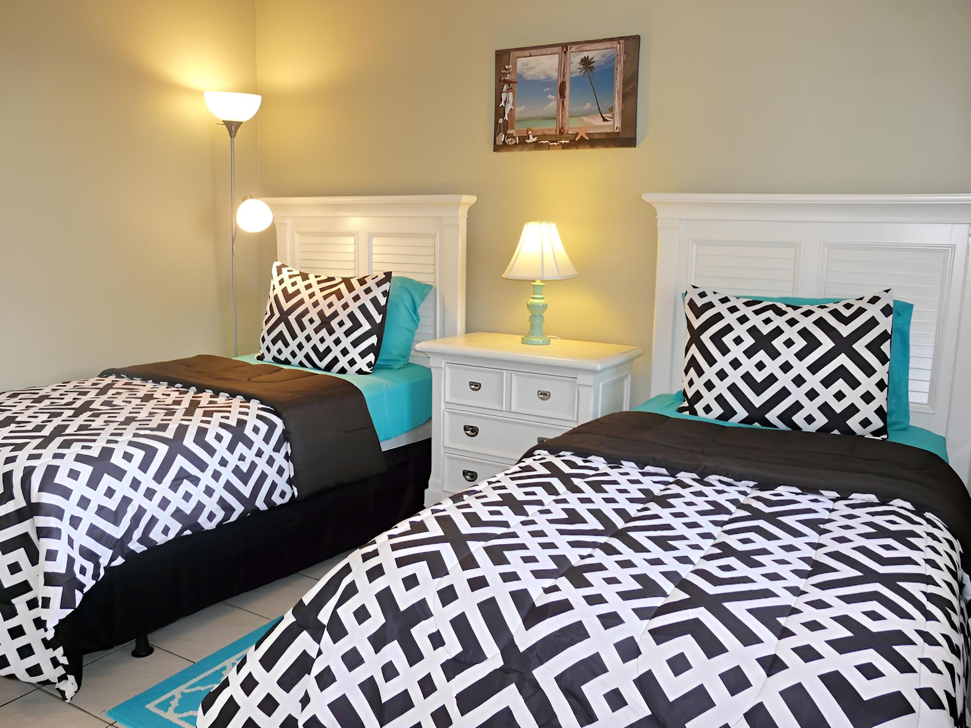 Condo, 1 Queen Bed (Peaceful condo with pool and steps to) photo 1
