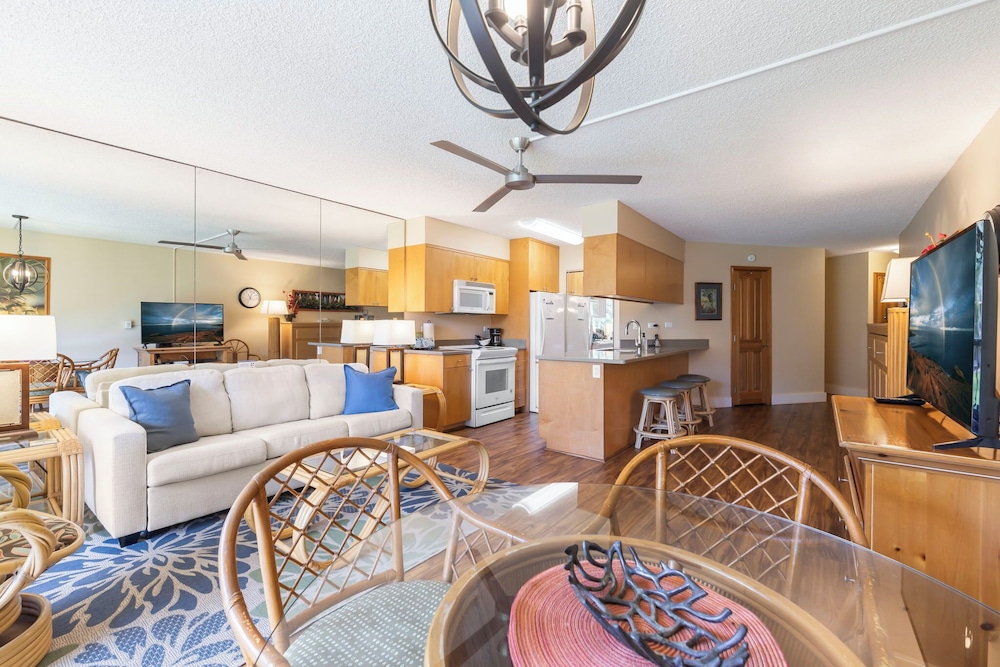 Premium Condo, 1 Bedroom, Partial Ocean View photo 3