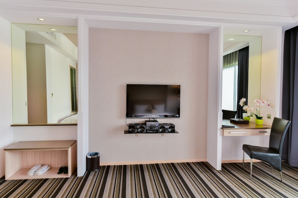 Superior Double Room, Golf View photo 2