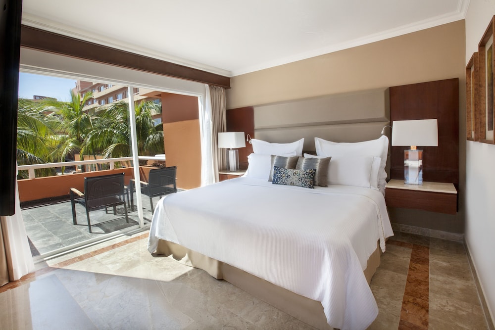 Deluxe Room - Photo 3