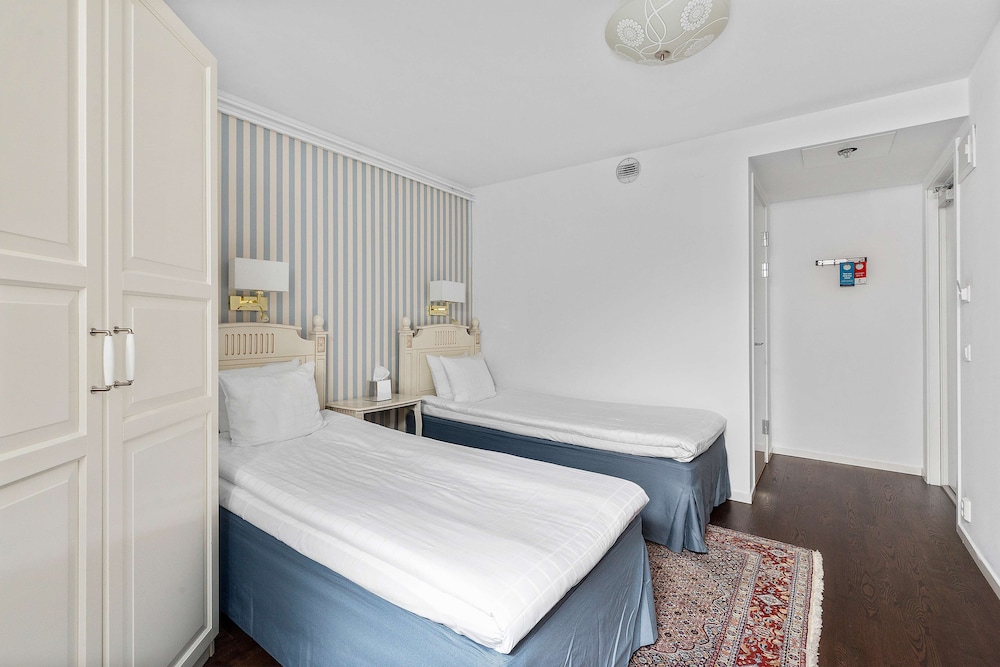 Standard Room, 2 Twin Beds, Non Smoking, No Windows - Photo 3