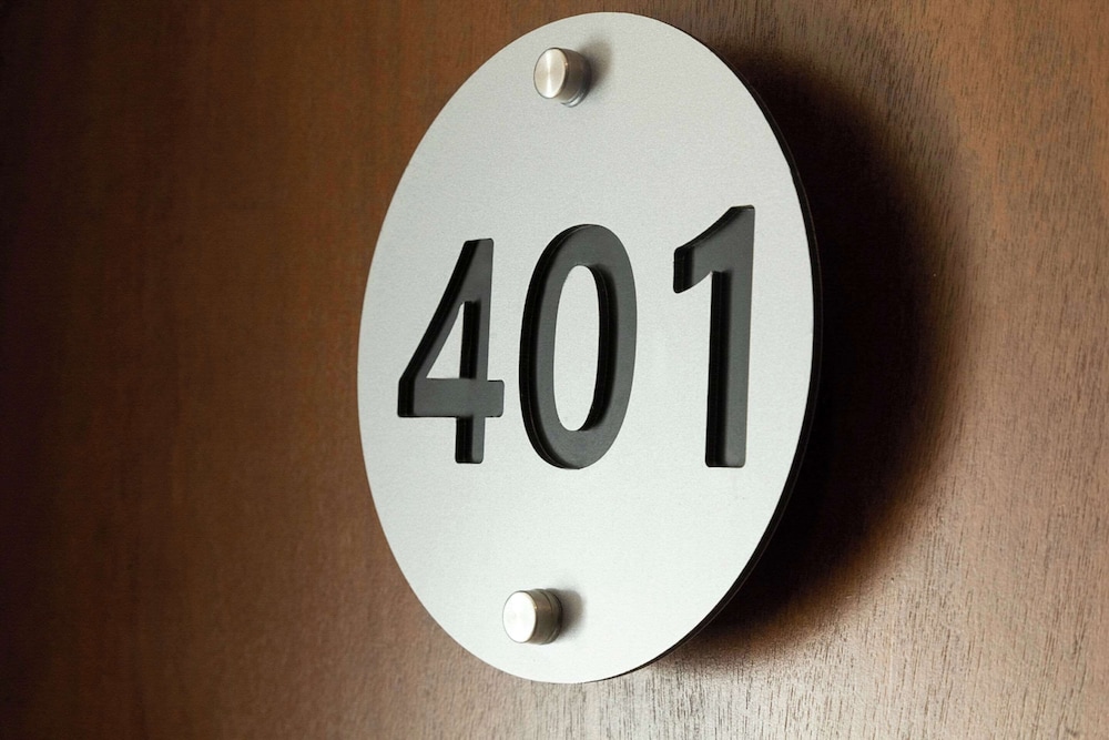 Business Room, 1 Queen Bed, Non Smoking - Photo 8
