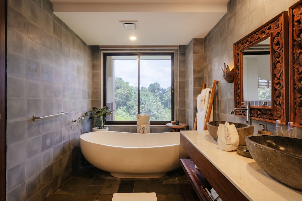 Venya Suite - Photo 3