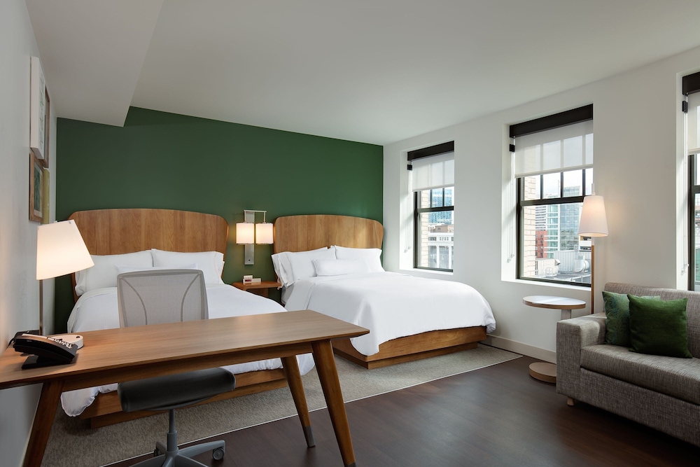 Room, 2 Queen Beds - Photo 13