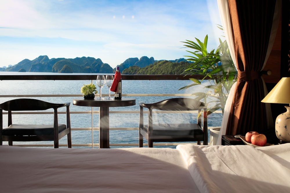 Senior Double or Twin Room, Balcony, Sea View - 2D1N photo 2