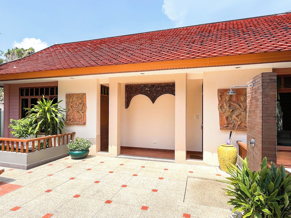 Standard Villa, 1 King Bed, Non Smoking, Pool View photo 2