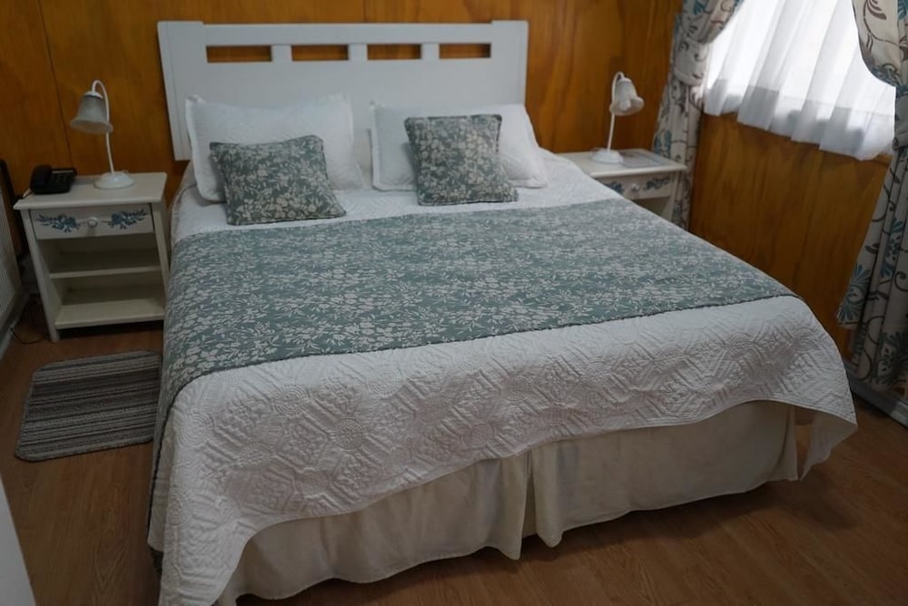 Standard Room, 1 Bedroom, Private Bathroom photo 3