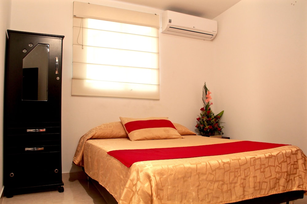 Single Room (Air Conditioner) photo 1