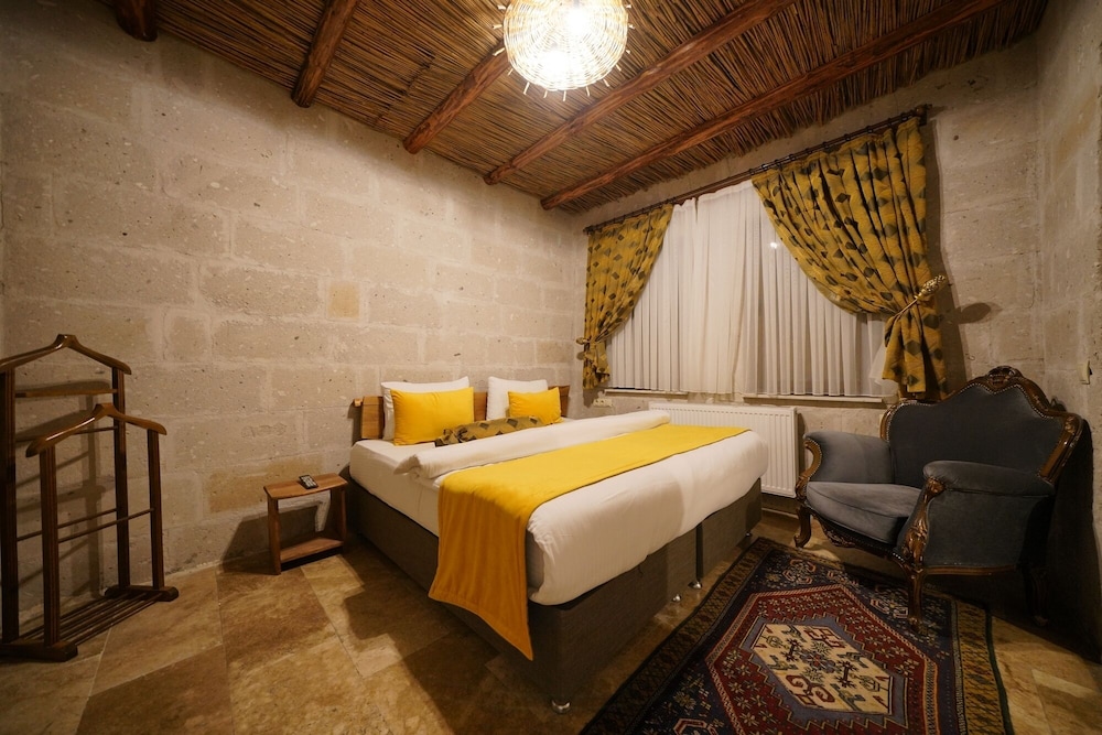 NISSA Stone Double Room with Valley View