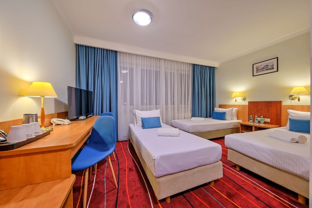 Luxury Room, 3 Twin Beds, Non Smoking - Photo 1