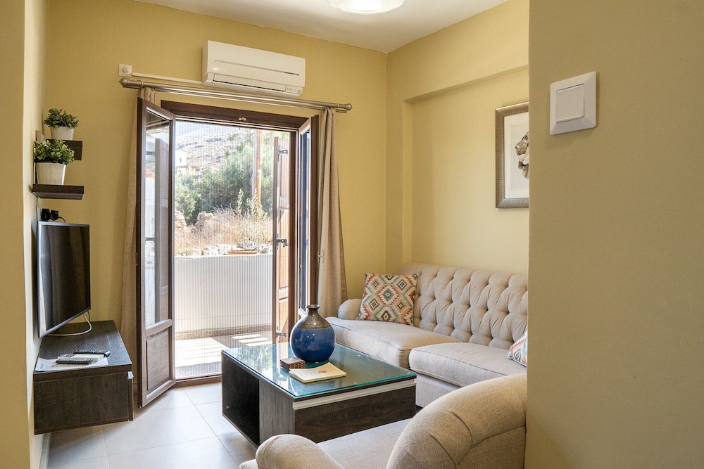 Deluxe Suite, 1 Double Bed, Mountain View