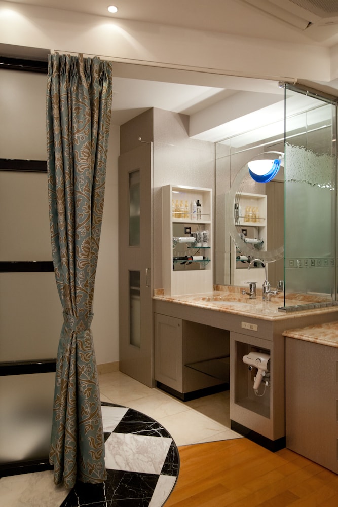Standard Room, 1 Queen Bed (Mist Sauna) photo 2
