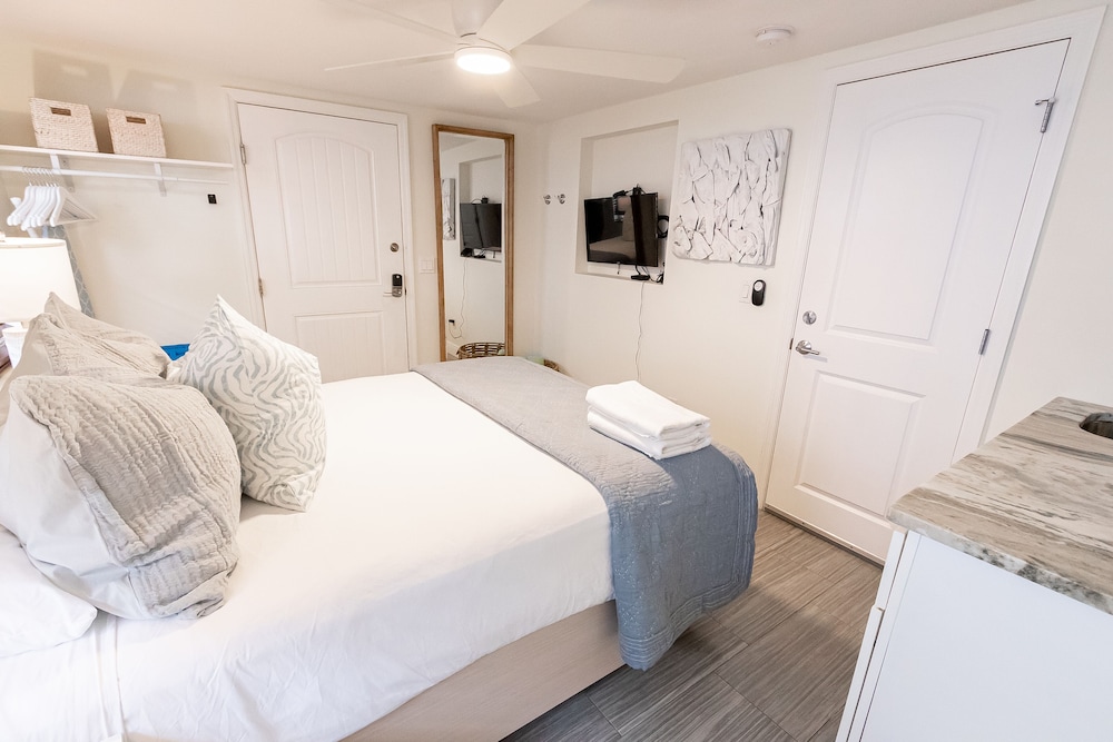 Luxury Studio, 1 King Bed