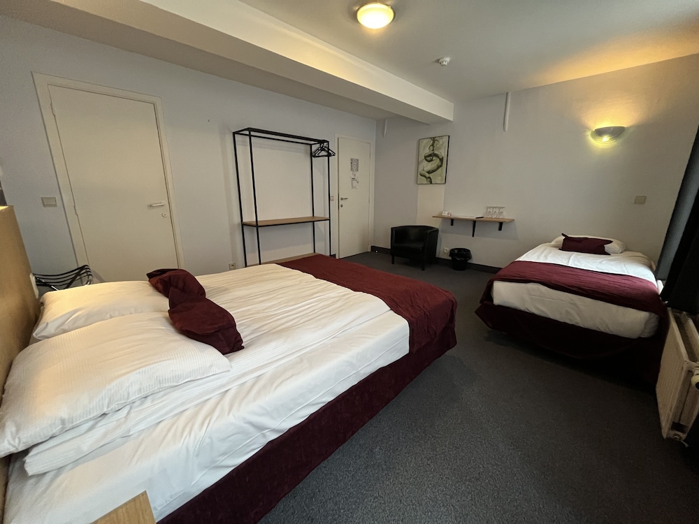 Standard Triple Room - Photo 2