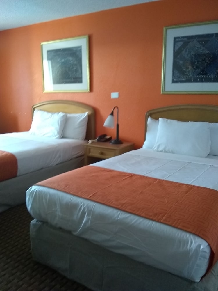 Standard Room, 2 Double Beds, Non Smoking photo 2