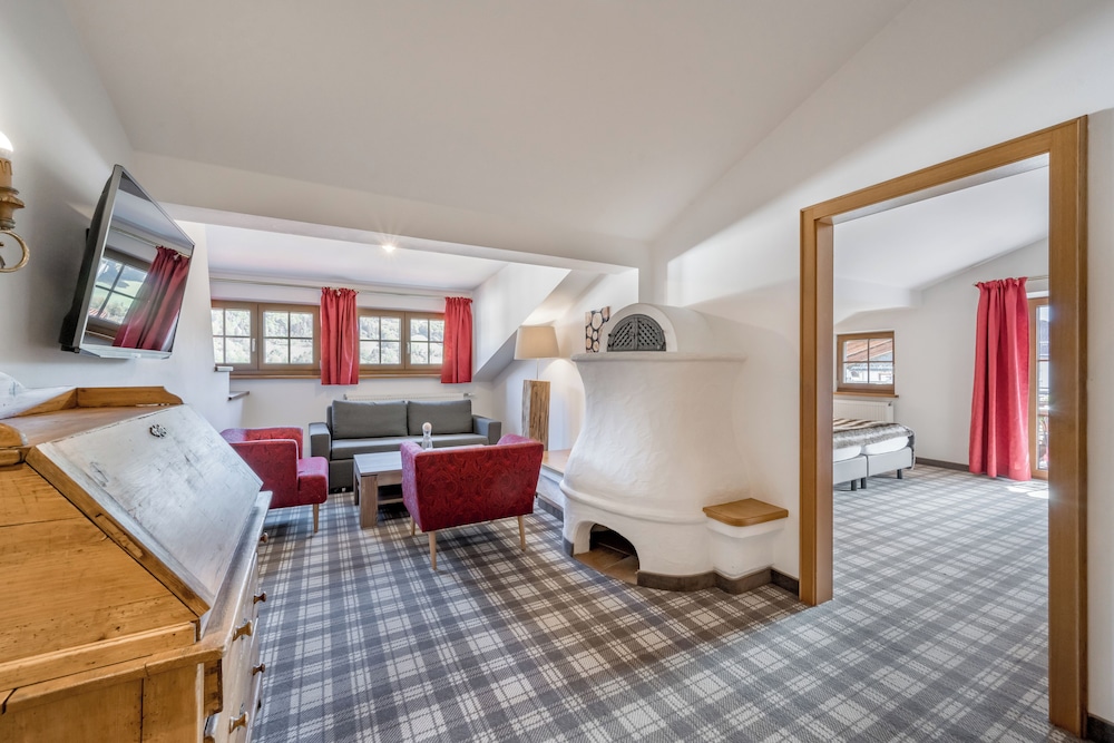 Executive Suite, 2 Bedrooms, Non Smoking, Mountain View