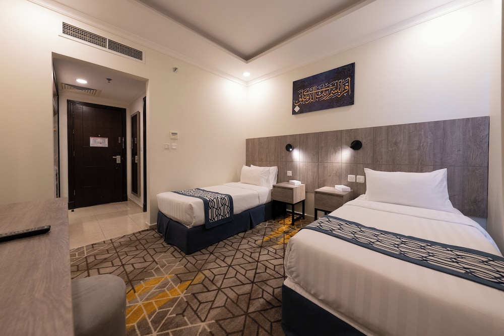 Double or Twin Room, City View - Photo 1