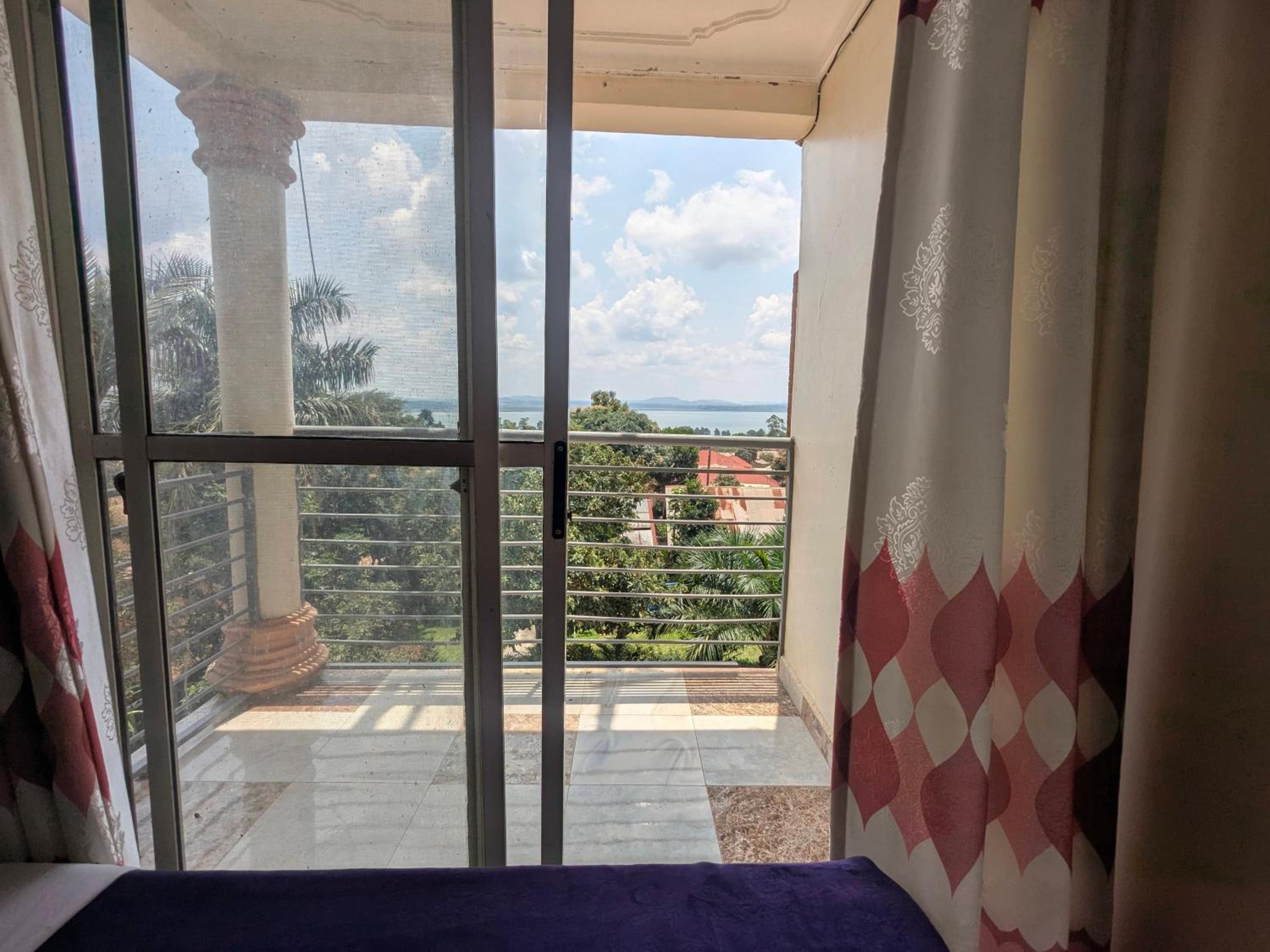Triple Room with Lake View