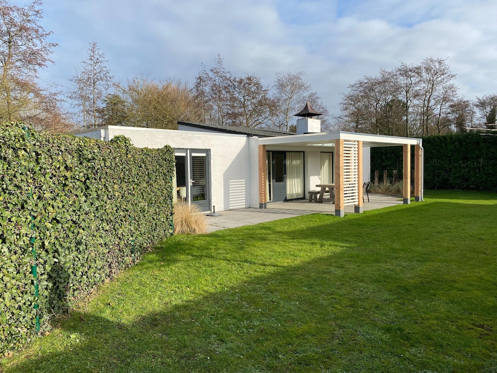 Bungalow photo 1