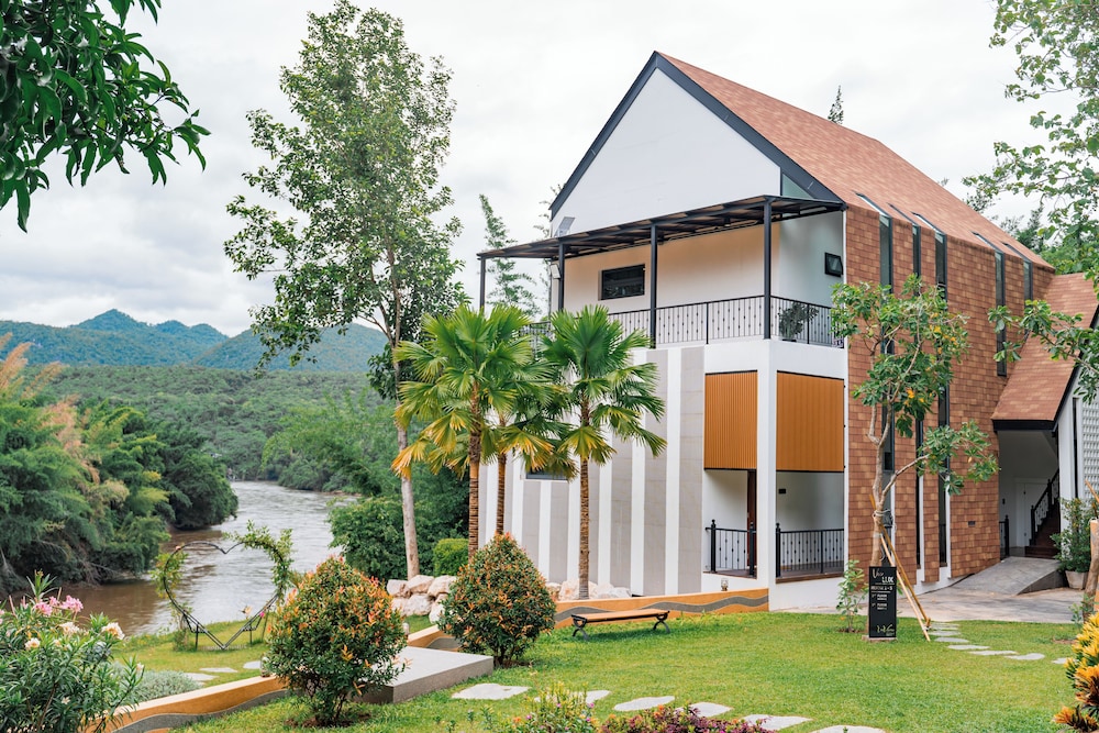 Deluxe Twin Room, River View - Photo 8