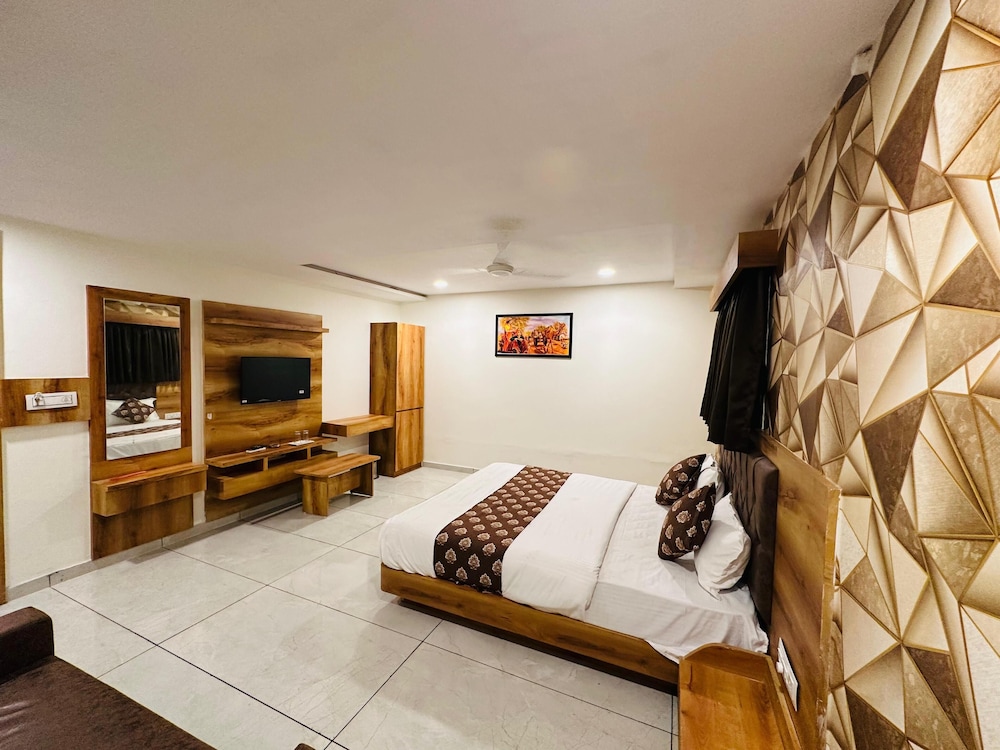 Deluxe Double or Twin Room, City View photo 1