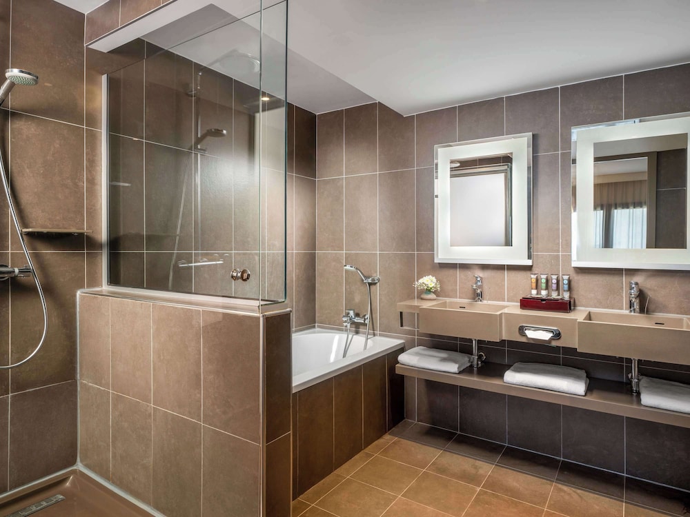 Executive Suite, 1 King Bed with Sofa bed, View (Bosphorus) thumbnail 6