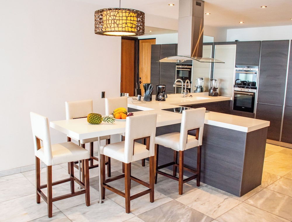 Room (beach House 5)