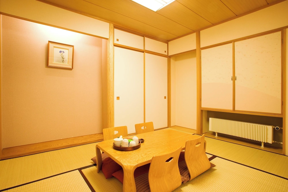 Deluxe Japanese-Western room with 6 tatami mat Japanese-style room (Non-smoking) photo 2