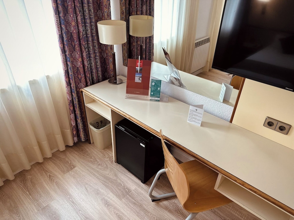 Standard Double Room Single Use photo 3