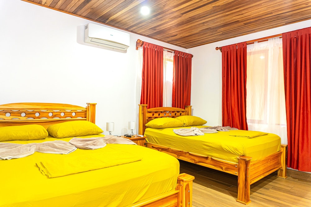 Superior Quadruple Room photo 2