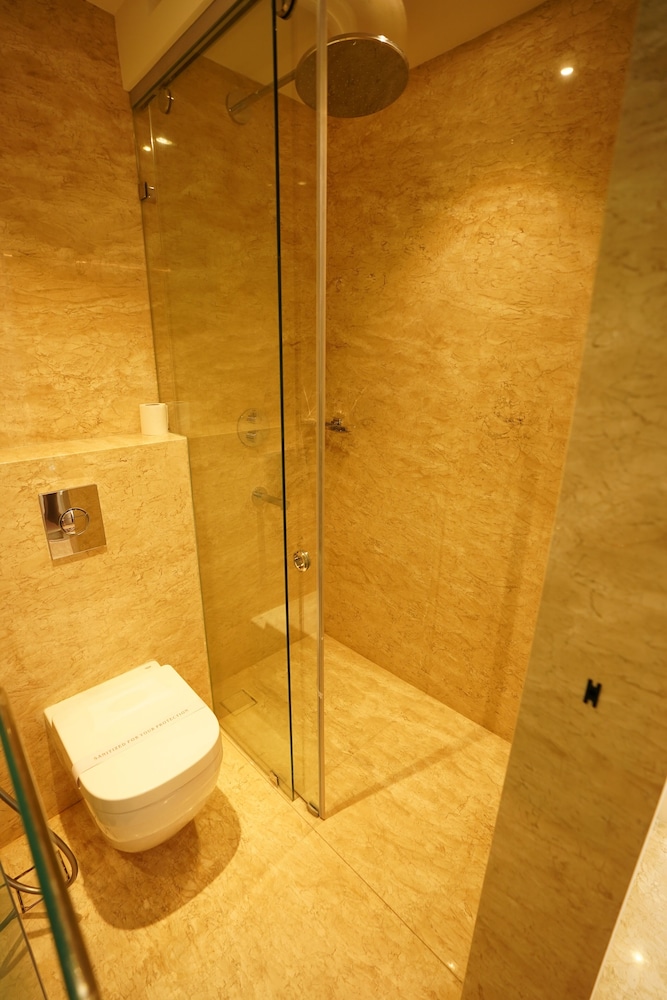 Deluxe Suite photo 2