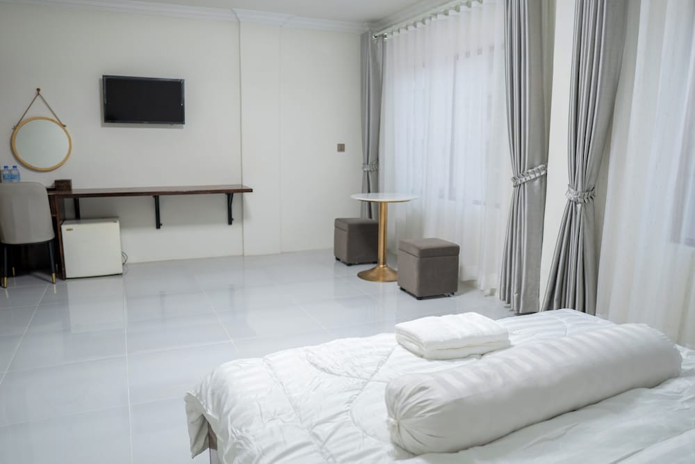 Deluxe Room - Photo 4