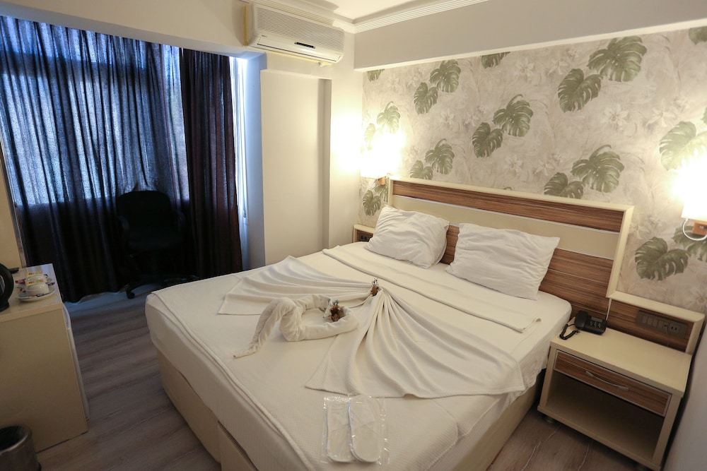 Standard Double Room Single Use photo 2