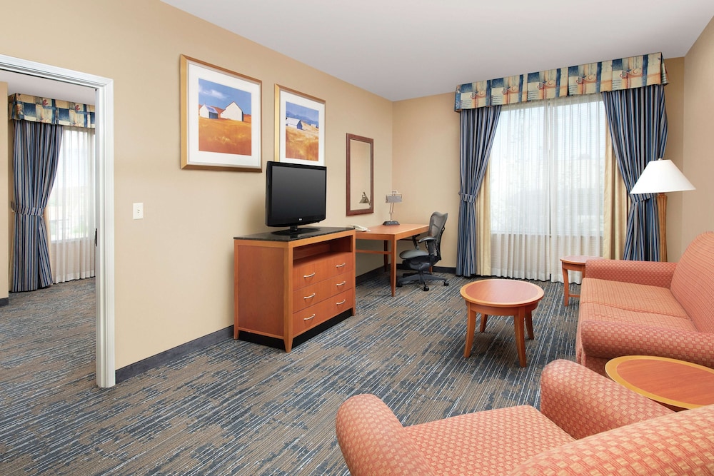Junior Suite, 1 King Bed, Accessible - Photo 1