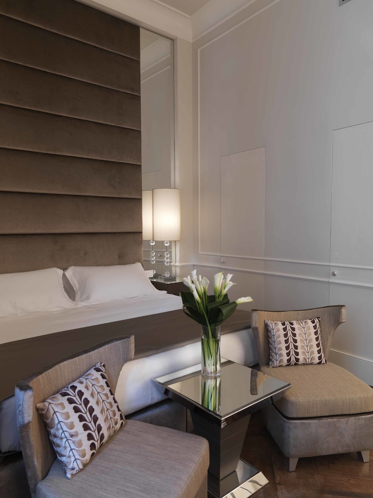 Luxury Suite, City View