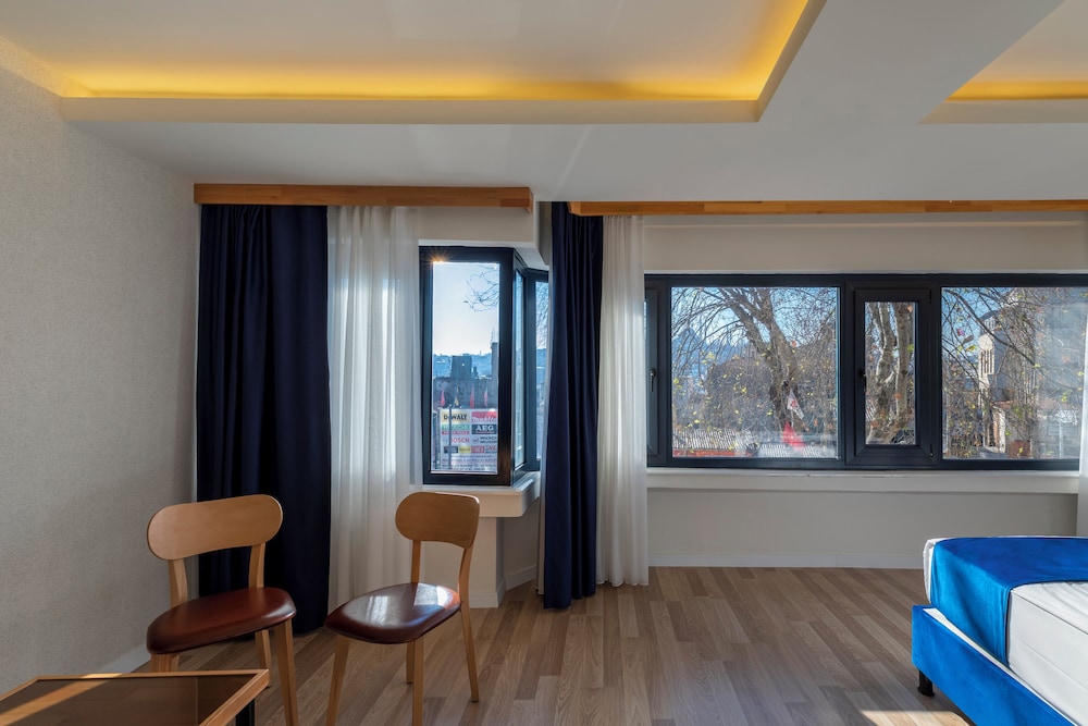 ANNEX JUNIOR SUITE-PARTIAL VIEW photo 2