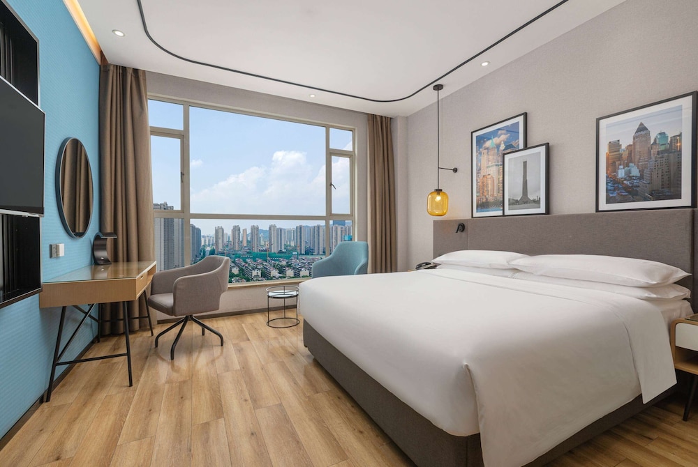 Superior Room, 1 King Bed, Non Smoking photo 1