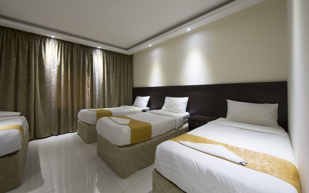 Basic Quadruple Room photo 3