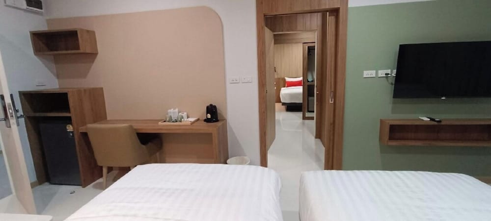 Connecting Room - Photo 12